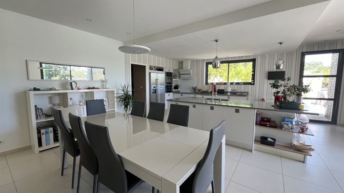 Image No.9-4 Bed House for sale