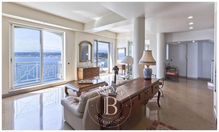 Image No.16-6 Bed House for sale