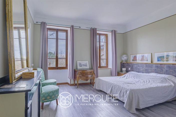 Image No.19-5 Bed House for sale