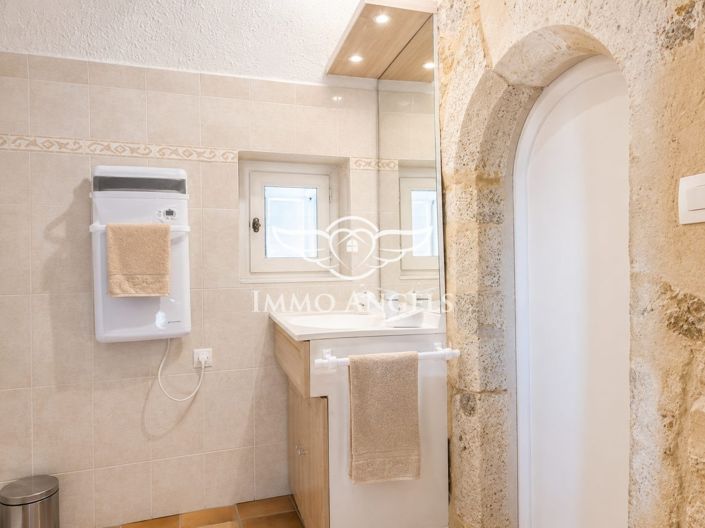 Image No.10-3 Bed House for sale