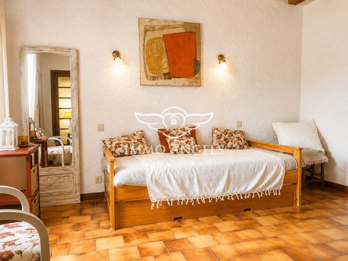 Image No.8-3 Bed House for sale