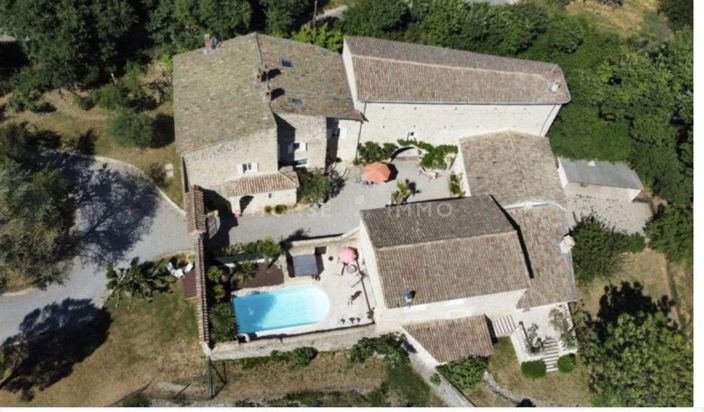 Image No.19-10 Bed Property for sale
