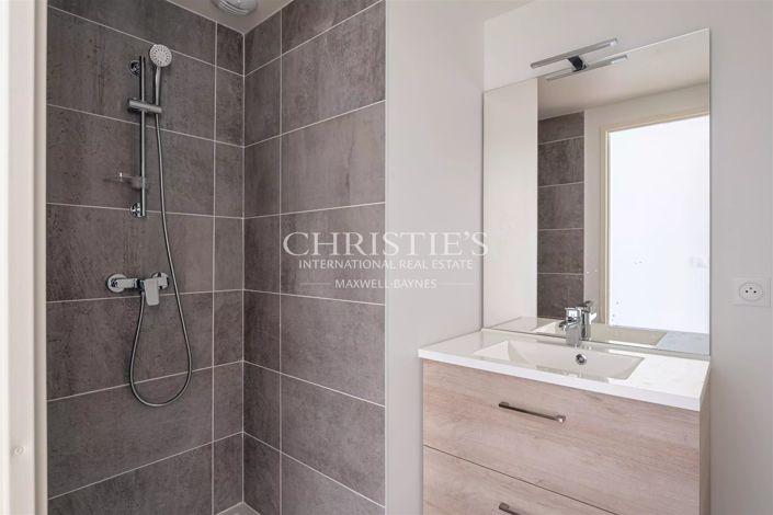 Image No.14-3 Bed Apartment for sale