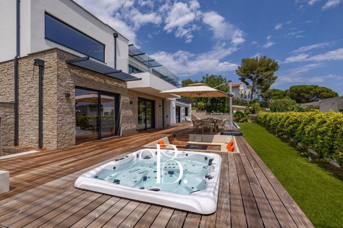 Image No.5-4 Bed Property for sale