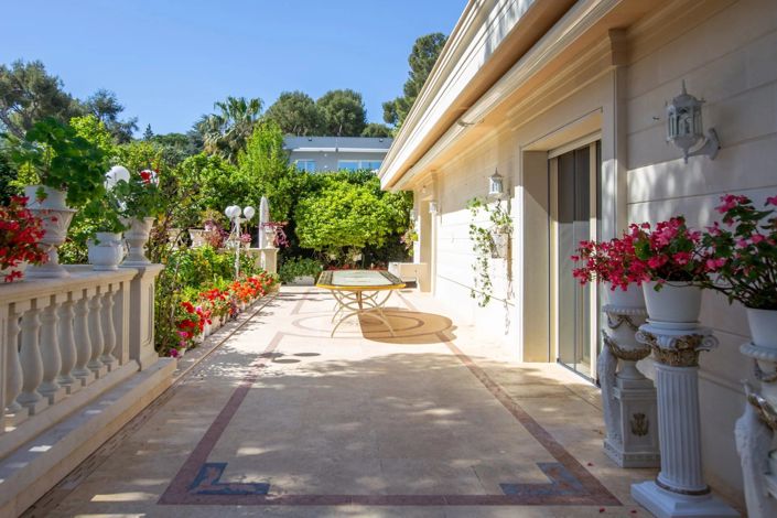 Image No.15-6 Bed House for sale
