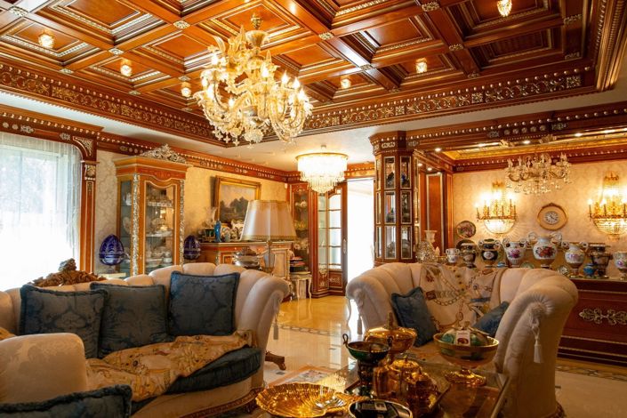 Image No.2-6 Bed House for sale