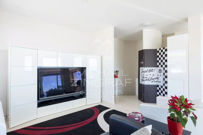Image No.10-4 Bed House for sale