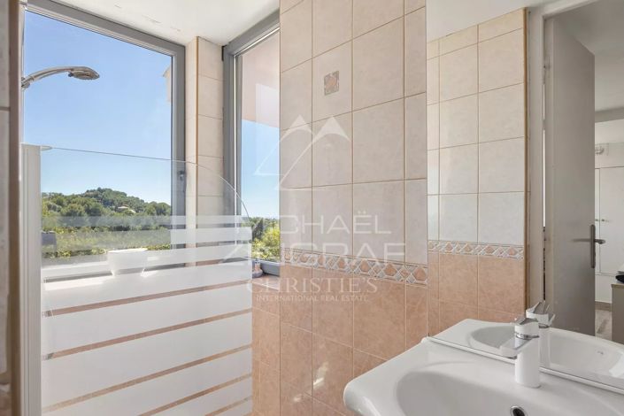 Image No.17-4 Bed House for sale