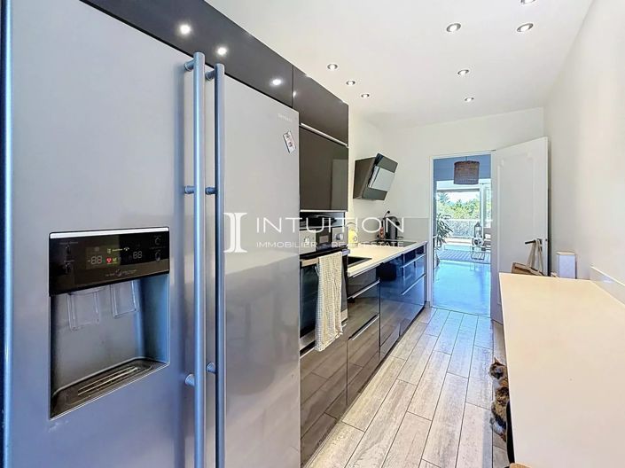 Image No.11-3 Bed Apartment for sale