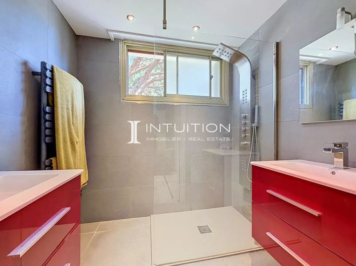Image No.12-3 Bed Apartment for sale