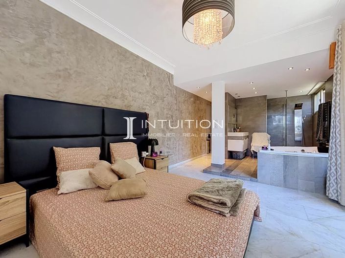 Image No.14-3 Bed Apartment for sale