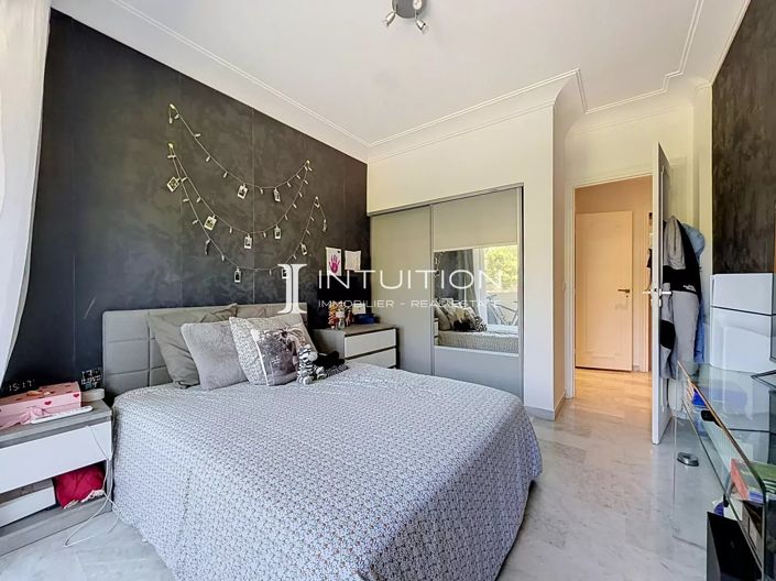 Image No.18-3 Bed Apartment for sale