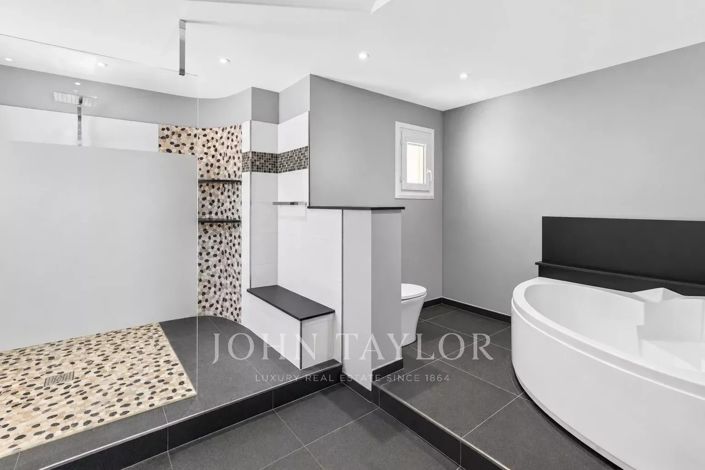 Image No.12-6 Bed House for sale