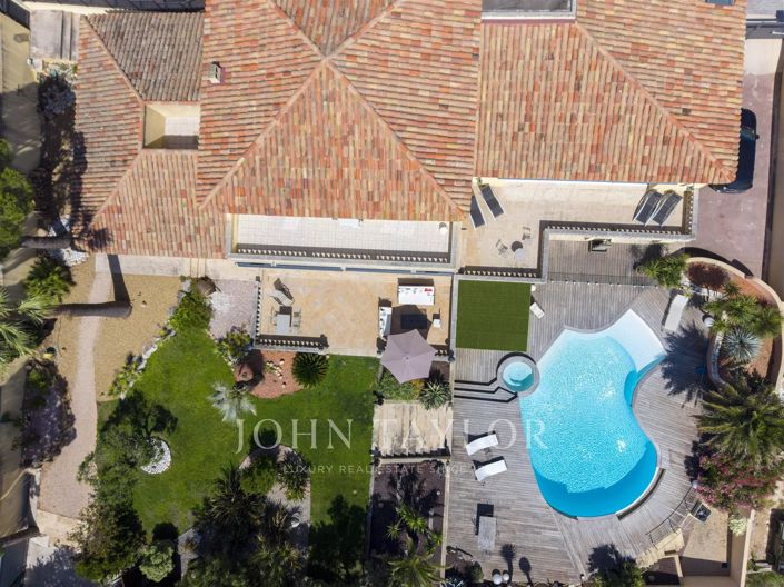 Image No.20-6 Bed House for sale