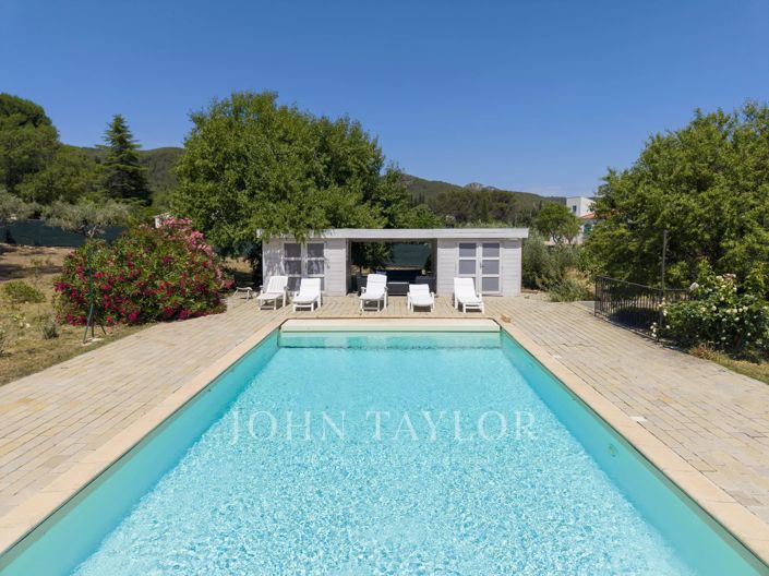 Image No.5-6 Bed House for sale