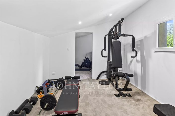 Image No.17-4 Bed House for sale