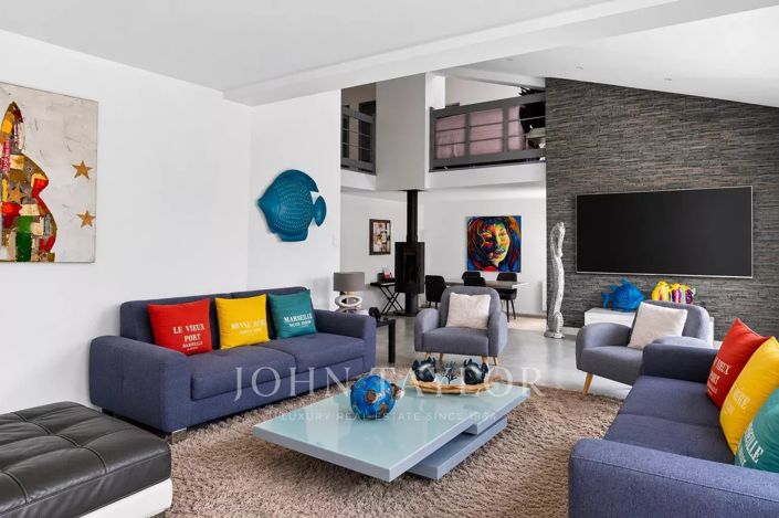 Image No.6-4 Bed House for sale