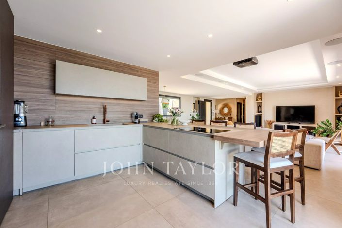 Image No.12-4 Bed House for sale