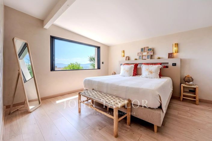 Image No.15-4 Bed House for sale
