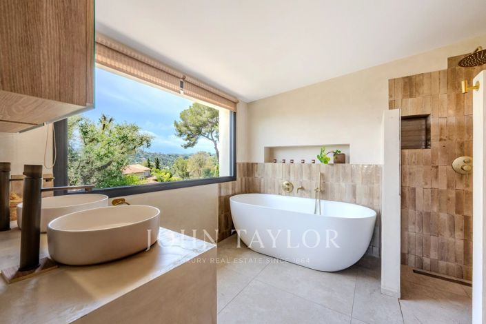 Image No.16-4 Bed House for sale