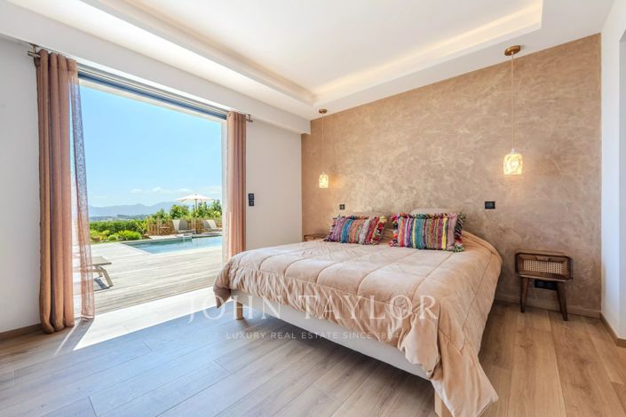 Image No.17-4 Bed House for sale