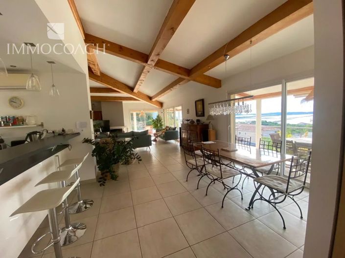 Image No.3-4 Bed House for sale