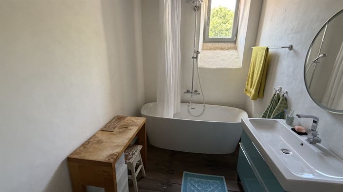 Image No.10-3 Bed House for sale