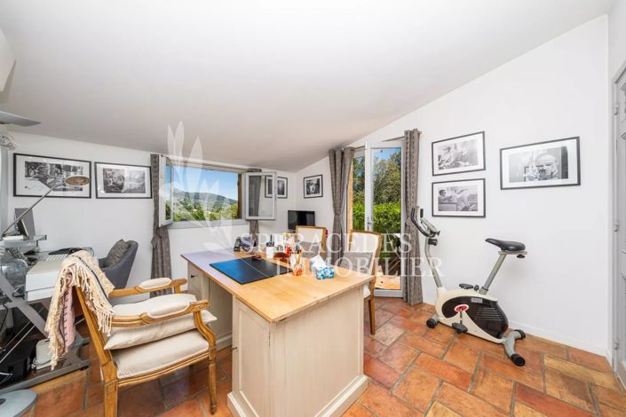 Image No.13-4 Bed House for sale