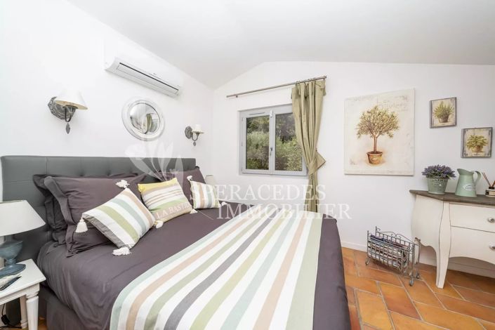 Image No.15-4 Bed House for sale