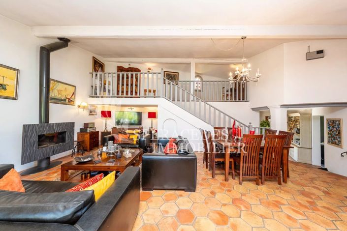 Image No.8-4 Bed House for sale