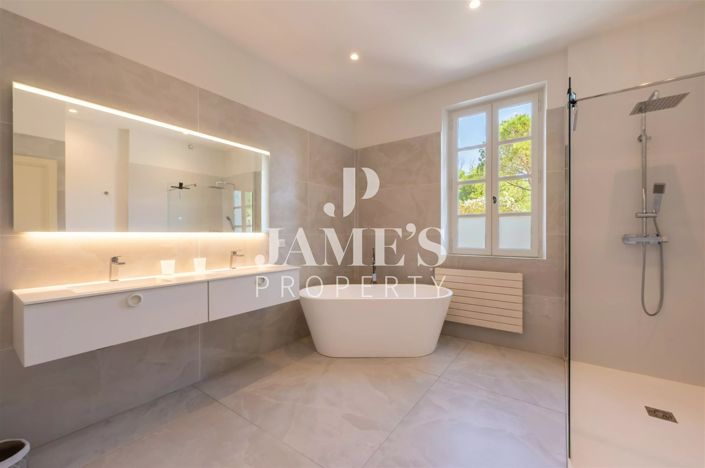 Image No.37-5 Bed House for sale