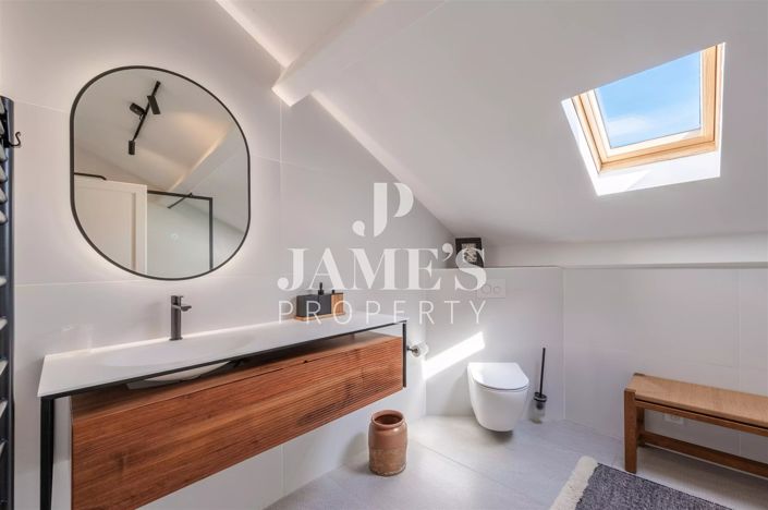 Image No.40-5 Bed House for sale