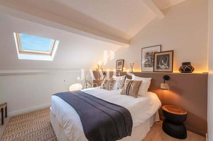 Image No.42-5 Bed House for sale
