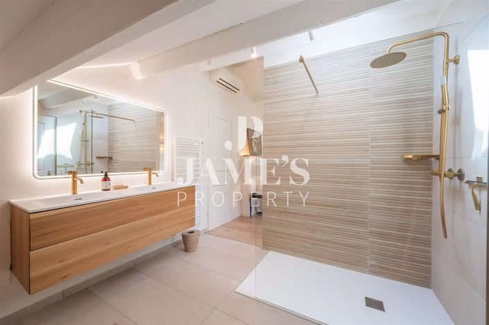 Image No.50-5 Bed House for sale