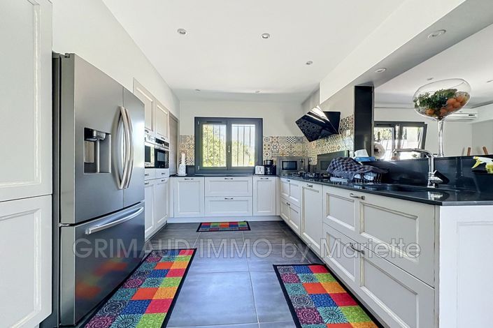 Image No.11-5 Bed House for sale
