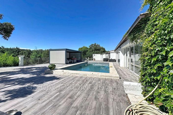 Image No.6-5 Bed House for sale