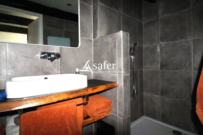 Image No.24-3 Bed House for sale