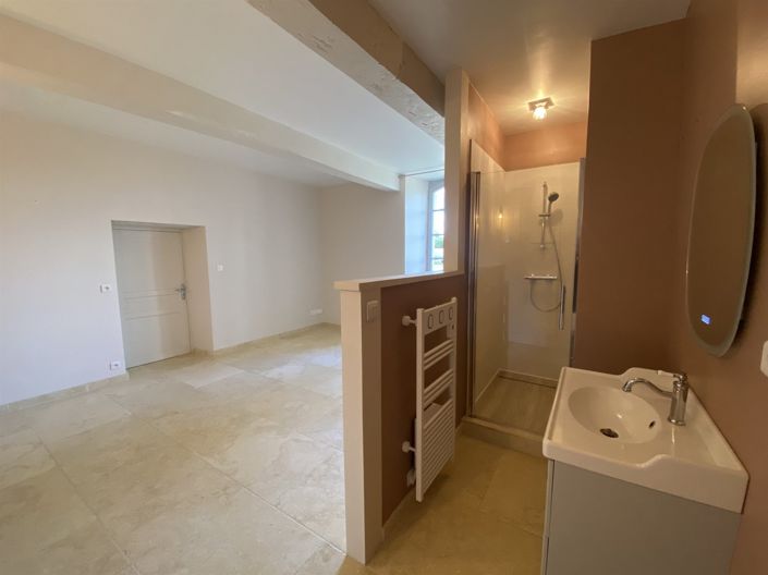 Image No.17-8 Bed House for sale