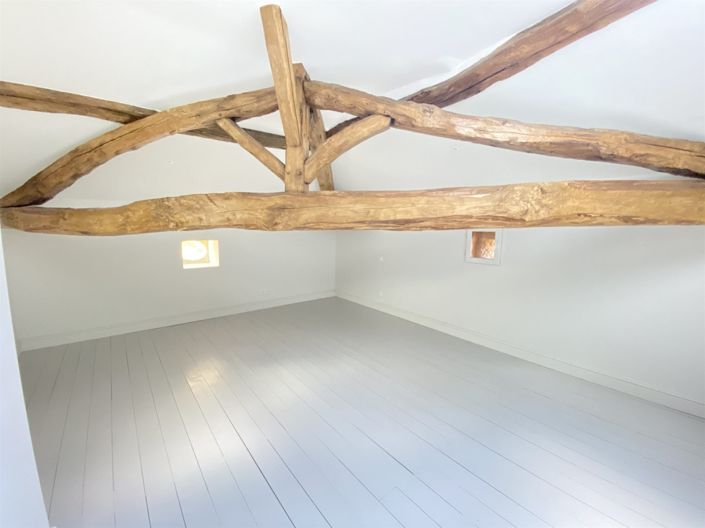 Image No.19-8 Bed House for sale