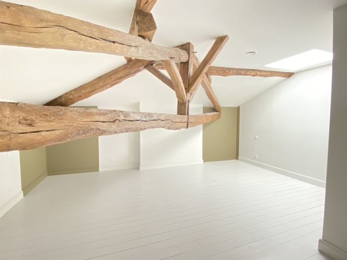 Image No.20-8 Bed House for sale