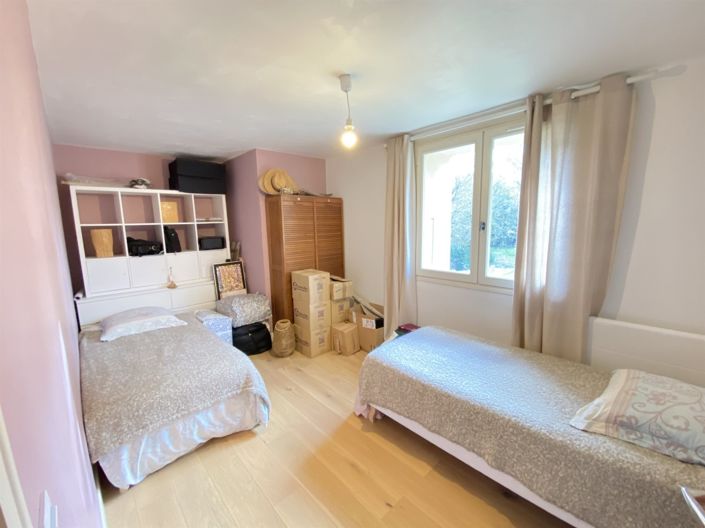 Image No.29-8 Bed House for sale