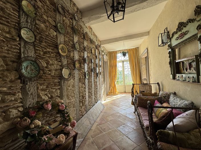 Image No.16-7 Bed Property for sale
