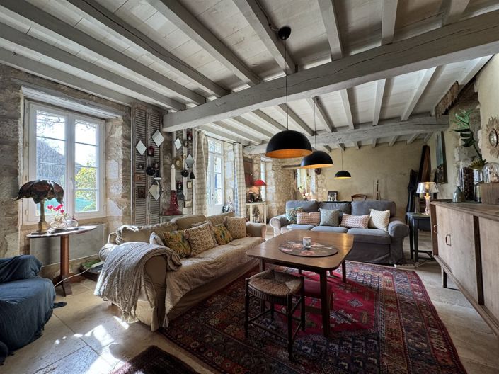 Image No.26-7 Bed Property for sale