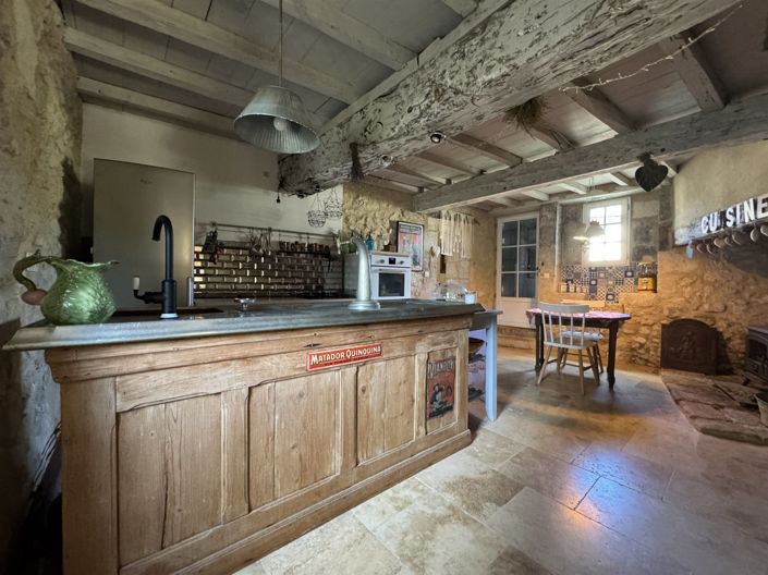 Image No.28-7 Bed Property for sale