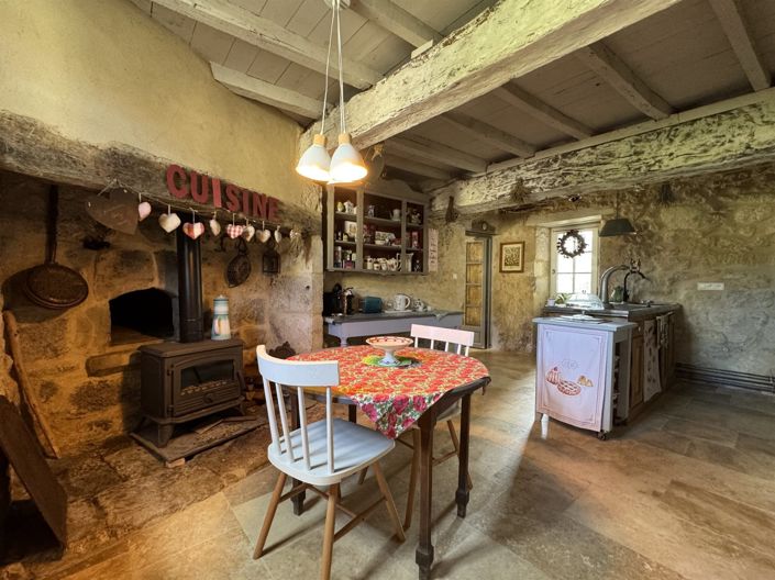 Image No.29-7 Bed Property for sale