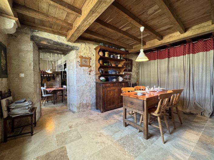 Image No.30-7 Bed Property for sale