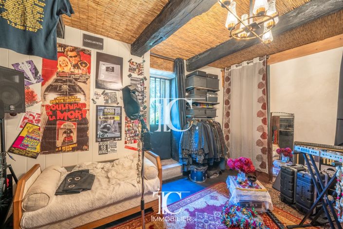 Image No.12-2 Bed House for sale