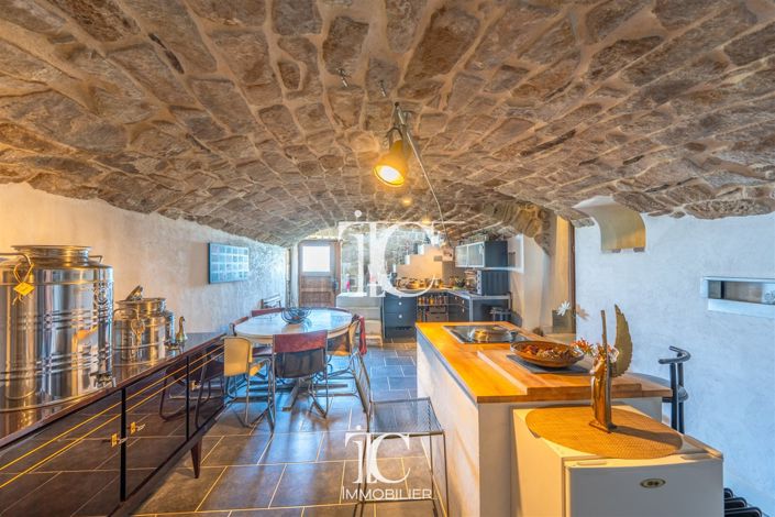 Image No.9-2 Bed House for sale