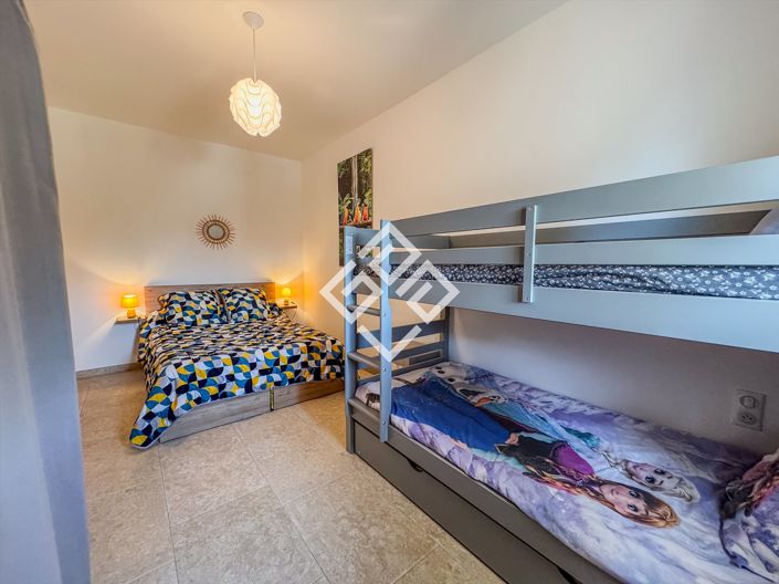 Image No.12-8 Bed House for sale