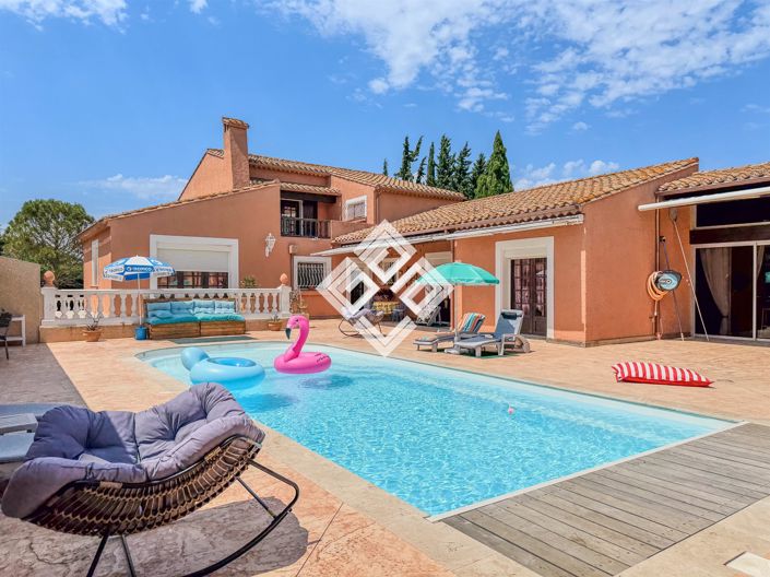 Image No.14-8 Bed House for sale